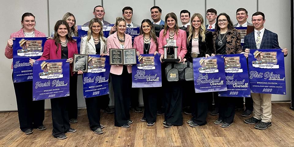 Sophomores, freshmen sweep awards at Mississippi competition